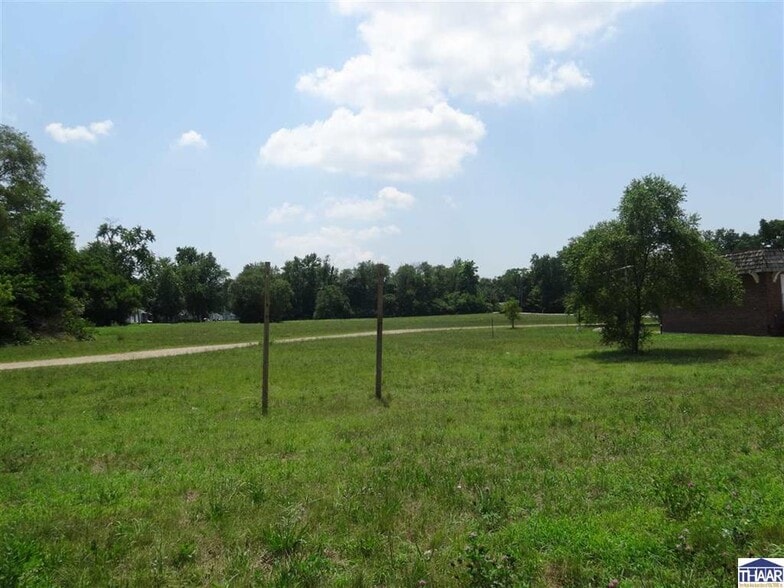 1301 Fort Harrison Road, Terre Haute, IN à vendre - Photo du bâtiment - Image 3 de 5