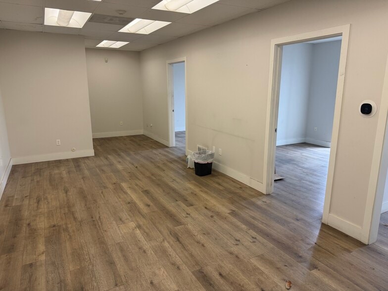 3180 Kersten Ct, Kalamazoo, MI for lease - Building Photo - Image 2 of 16