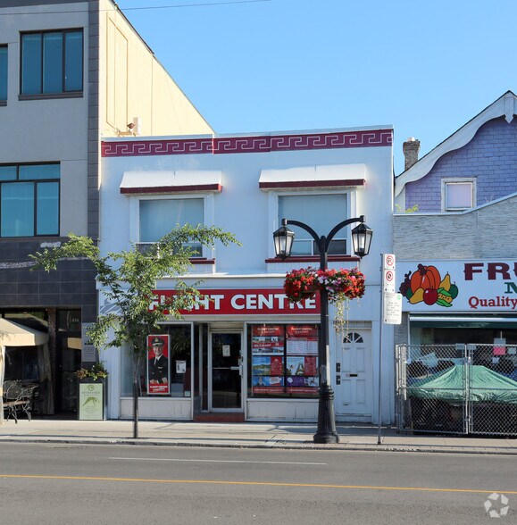 458-460 Danforth Ave, Toronto, ON for sale - Primary Photo - Image 1 of 1