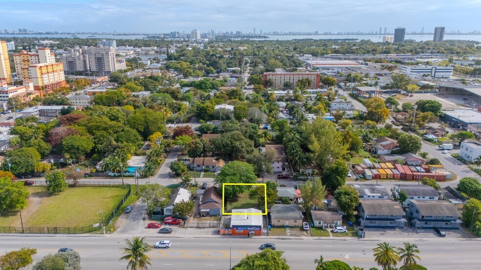 7552 NE Miami Ct, Miami, FL à vendre - Aérien - Image 3 de 9