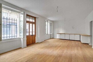 Plus de détails pour 28 Rue De Turin, Paris - Bureau à louer