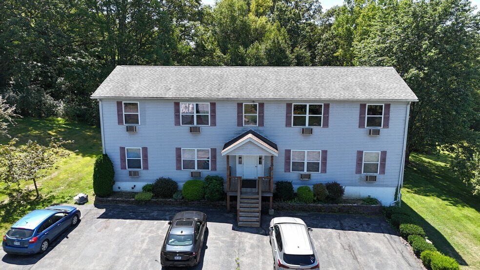 696-700 S St, Highland, NY 12528, USA St, Highland, NY à vendre - Photo du bâtiment - Image 2 de 11