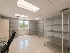 8476 SW 40th St, Miami, FL for lease Interior Photo- Image 2 of 4