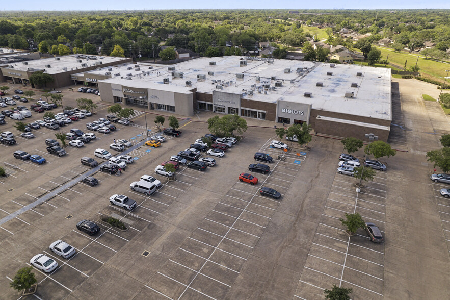 3410-3412 Highway 6, Sugar Land, TX à louer - Photo du bâtiment - Image 2 de 4