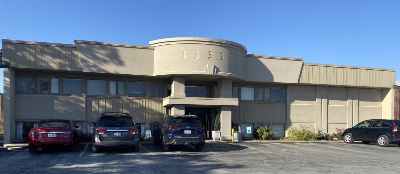 15350 W National Ave, New Berlin, WI for lease - Primary Photo - Image 1 of 1