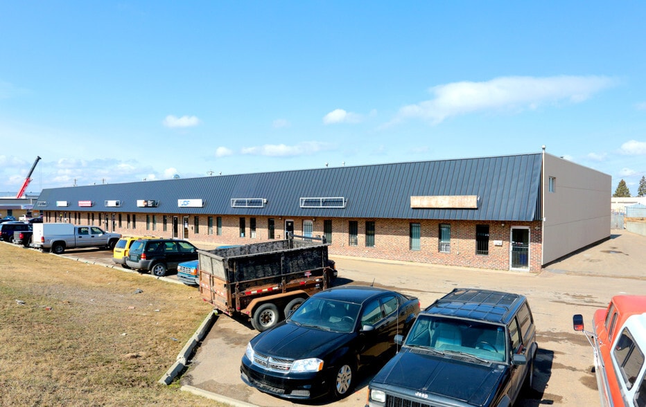 6100-6118 80th St NW, Edmonton, AB for lease - Building Photo - Image 3 of 5