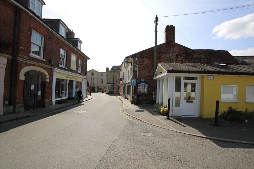 6-8 Bell St, Shaftesbury à louer - Photo du bâtiment - Image 2 de 2