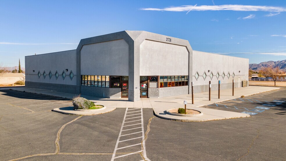21738 US Highway 18, Apple Valley, CA à vendre - Photo du bâtiment - Image 2 de 6