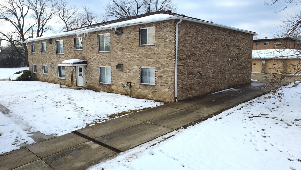 5790 Lee Rd S, Maple Heights, OH for sale - Building Photo - Image 3 of 5
