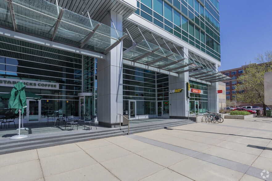 396 11th Ave SW, Calgary, AB à vendre - Photo du bâtiment - Image 3 de 8