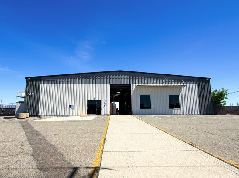 4134 Forcum Ave, Mcclellan, CA à louer - Photo du bâtiment - Image 2 de 4