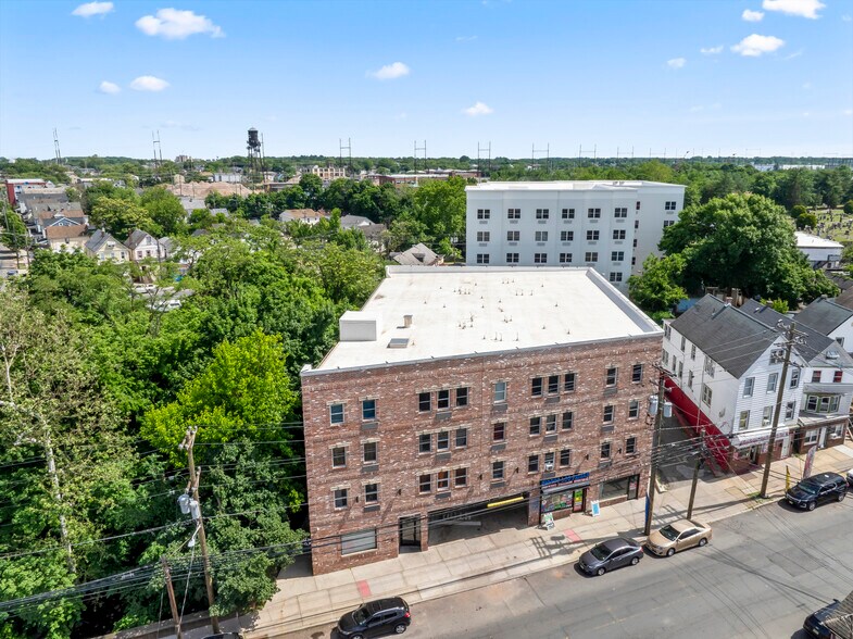 366 Somerset St, New Brunswick, NJ for sale - Building Photo - Image 3 of 11