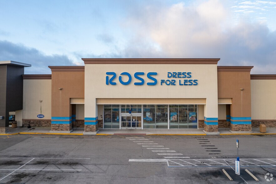 145 E Semoran Blvd, Casselberry, FL à louer - Photo du bâtiment - Image 3 de 5