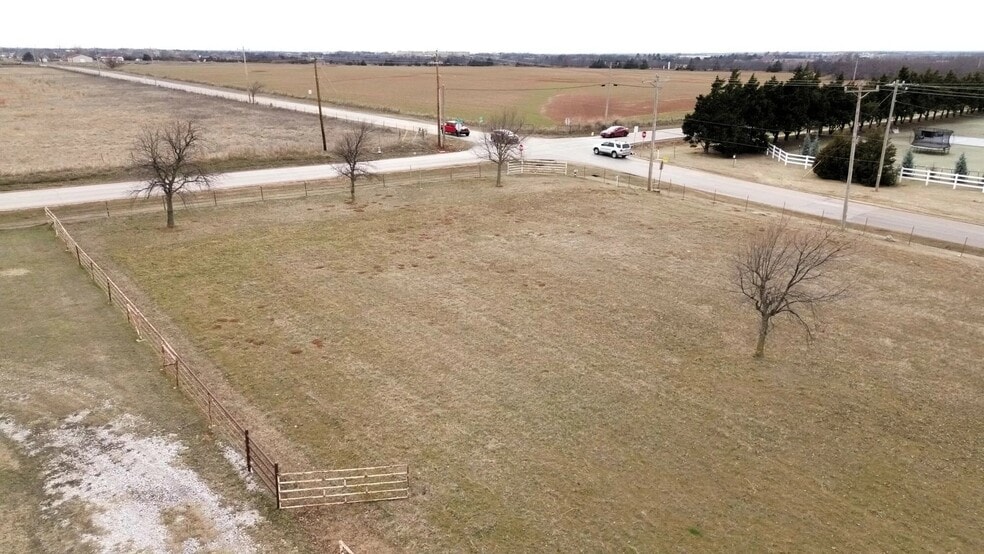 5001 W Waterloo Rd, Edmond, OK for lease - Building Photo - Image 2 of 5