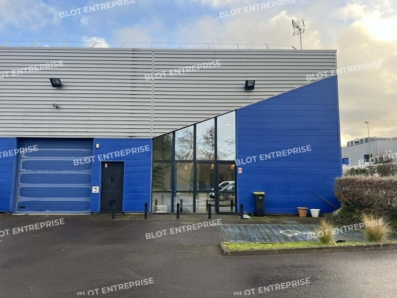 Industrial in Cesson-Sévigné for lease - Building Photo - Image 1 of 10