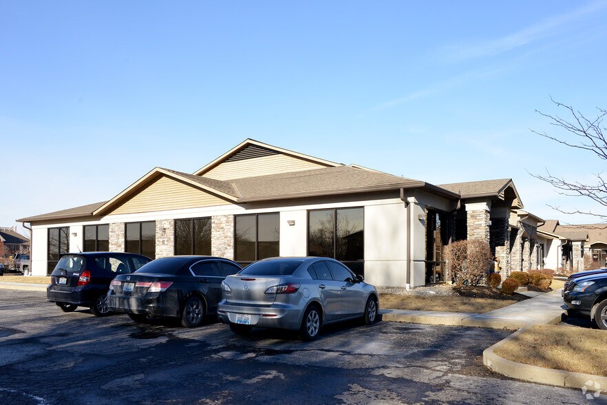 59 Cavalier Blvd, Florence, KY à louer - Photo du bâtiment - Image 3 de 4
