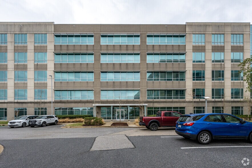 302 Sentinel Dr, Annapolis Junction, MD à louer - Photo du bâtiment - Image 2 de 4