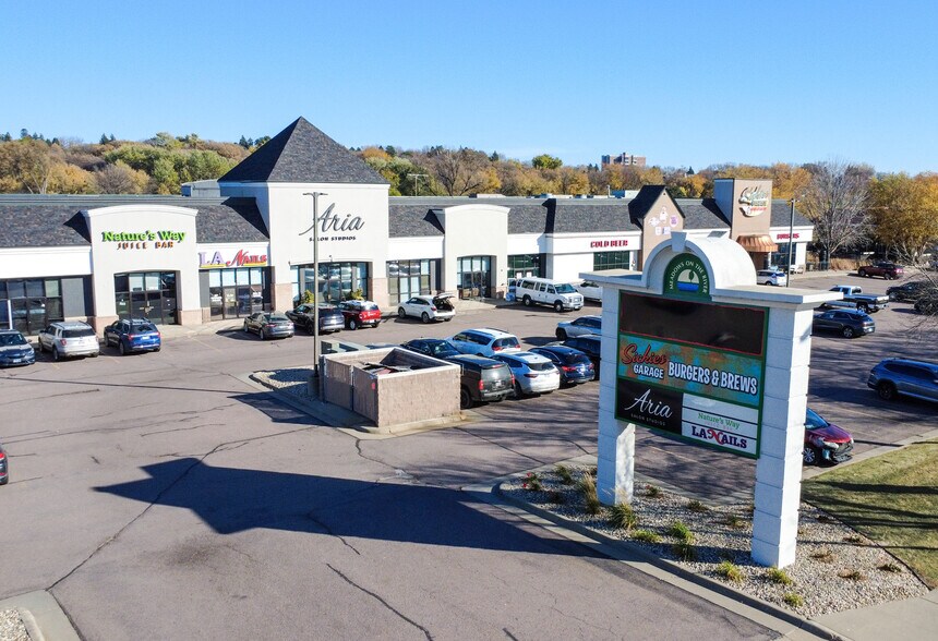 2530 S Louise Ave, Sioux Falls, SD à louer - Photo du bâtiment - Image 3 de 3