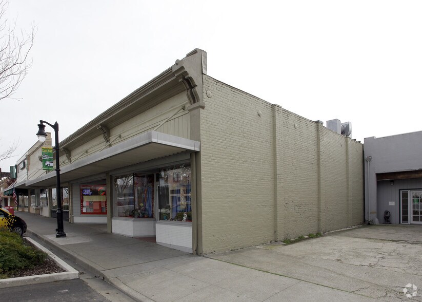 207-217 Main St, Rio Vista, CA à vendre - Photo du bâtiment - Image 1 de 12