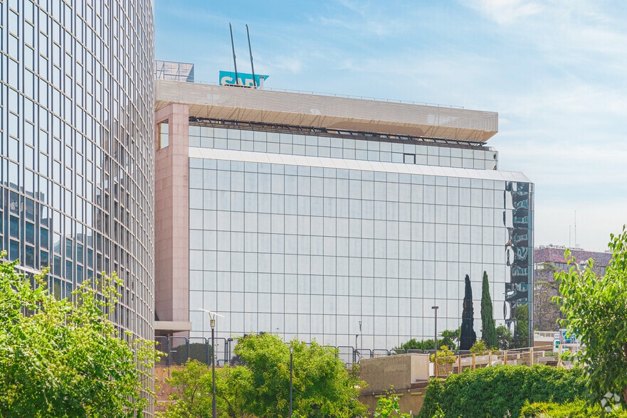 Calle Ramírez de Arellano, 29, Madrid, Madrid for lease - Building Photo - Image 3 of 4