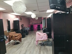 4700 Stamp Rd, Marlow Heights, MD for lease Interior Photo- Image 1 of 22