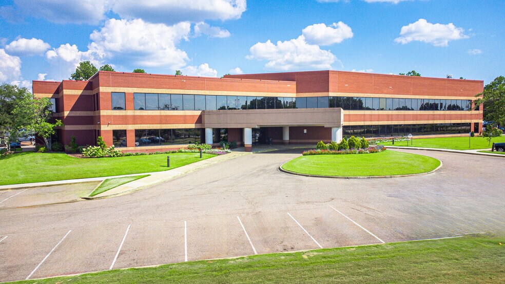 401 Southcrest Cir, Southaven, MS à louer - Photo du bâtiment - Image 2 de 16