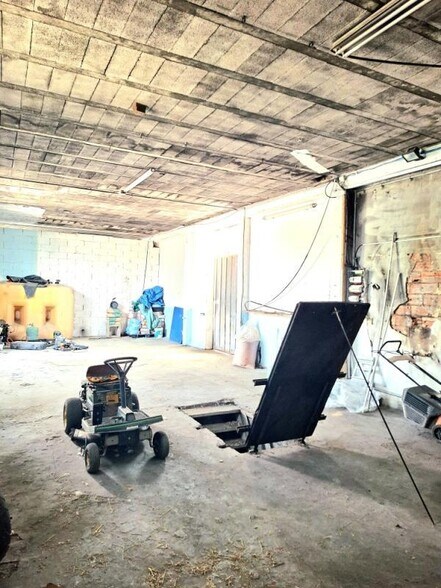 Industrial in Le Muy for lease - Interior Photo - Image 3 of 3