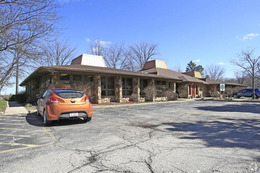 16363 Pearl Rd, Strongsville, OH for sale - Primary Photo - Image 1 of 14