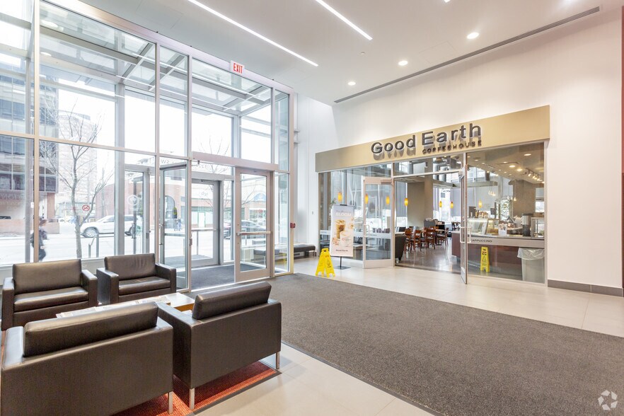 1221 8th St SW, Calgary, AB à louer - Hall d’entrée - Image 3 de 8