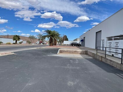 5050 Steptoe St, Las Vegas, NV à vendre - Photo du bâtiment - Image 3 de 3