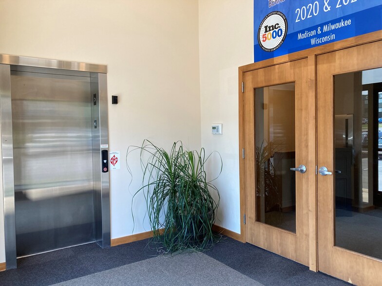 2009 W Beltline Hwy, Madison, WI for lease - Interior Photo - Image 3 of 4