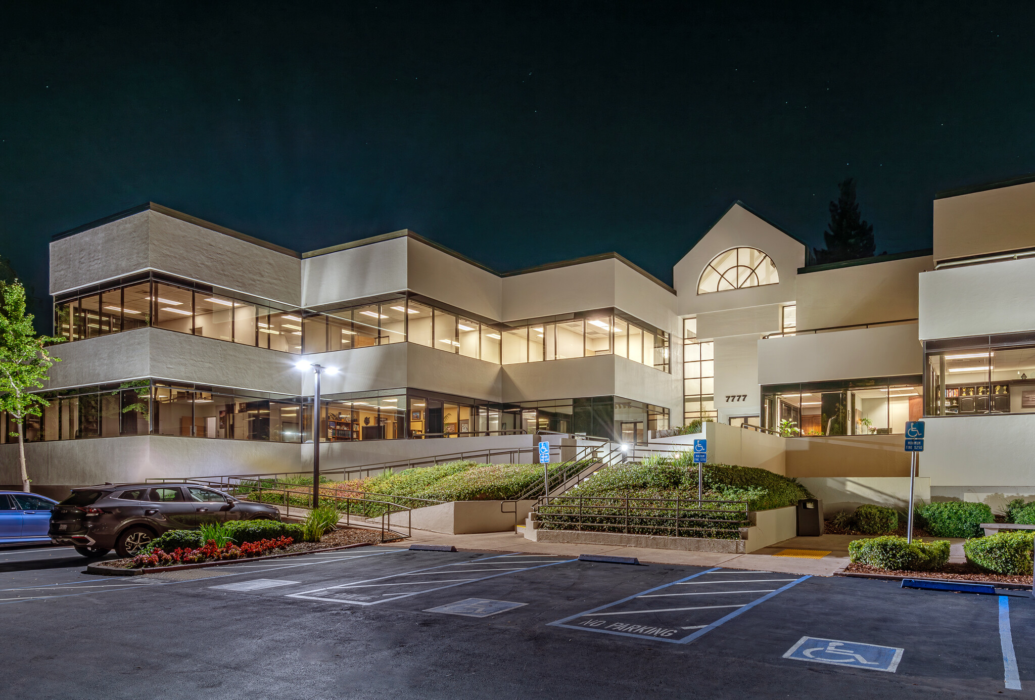 7777 Greenback Ln, Citrus Heights, CA à louer Photo du bâtiment- Image 1 de 14