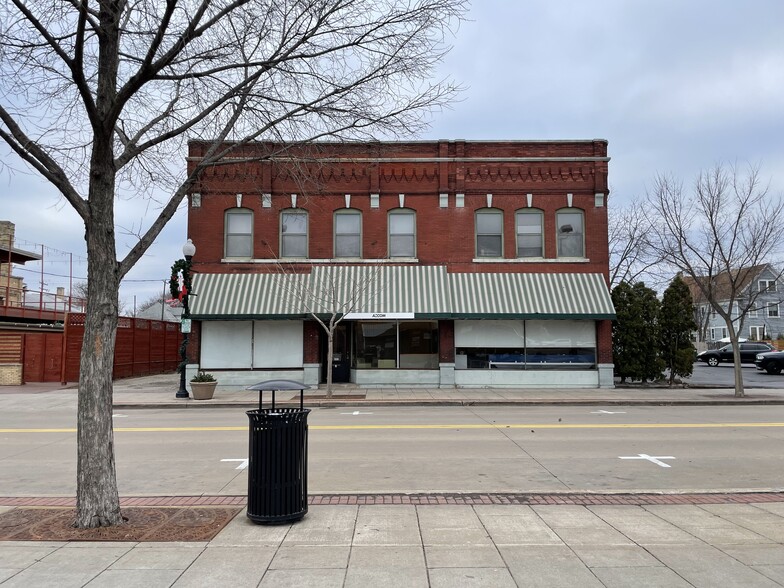 558 N Main St, Oshkosh, WI for sale - Primary Photo - Image 1 of 1