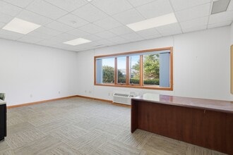 109 Apremont Way, Westfield, MA for lease Interior Photo- Image 1 of 8