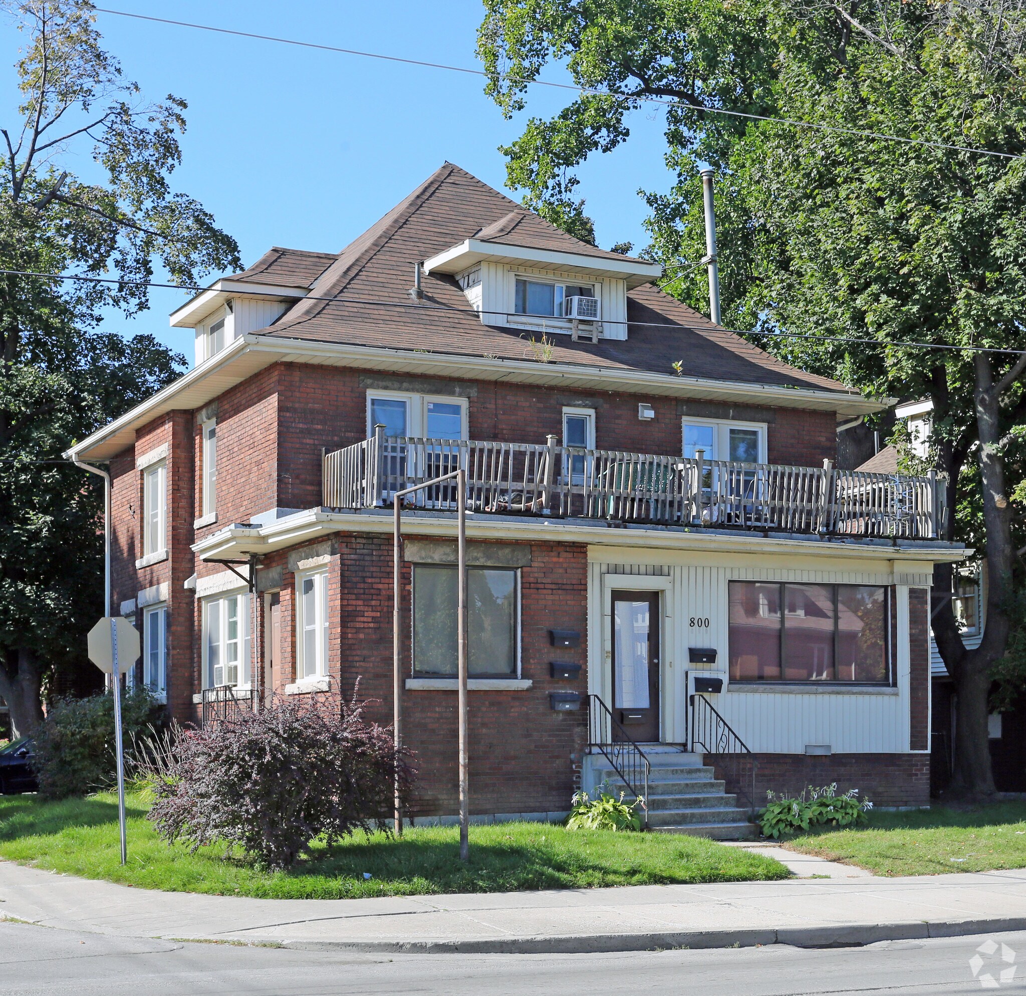 800 Main St E, Hamilton, ON for sale Primary Photo- Image 1 of 1