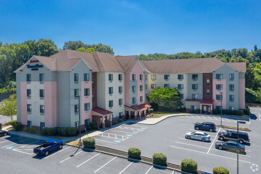 450 Friendship Rd, Harrisburg, PA for sale - Primary Photo - Image 2 of 10