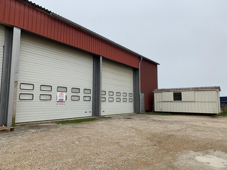 Industrial in Saint-Just for lease - Building Photo - Image 2 of 7