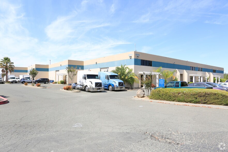 4690 E 2nd St, Benicia, CA à vendre - Photo du bâtiment - Image 1 de 5