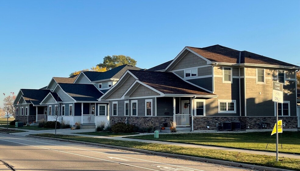 3805 7th Ave, Kenosha, WI à vendre - Photo du bâtiment - Image 2 de 5