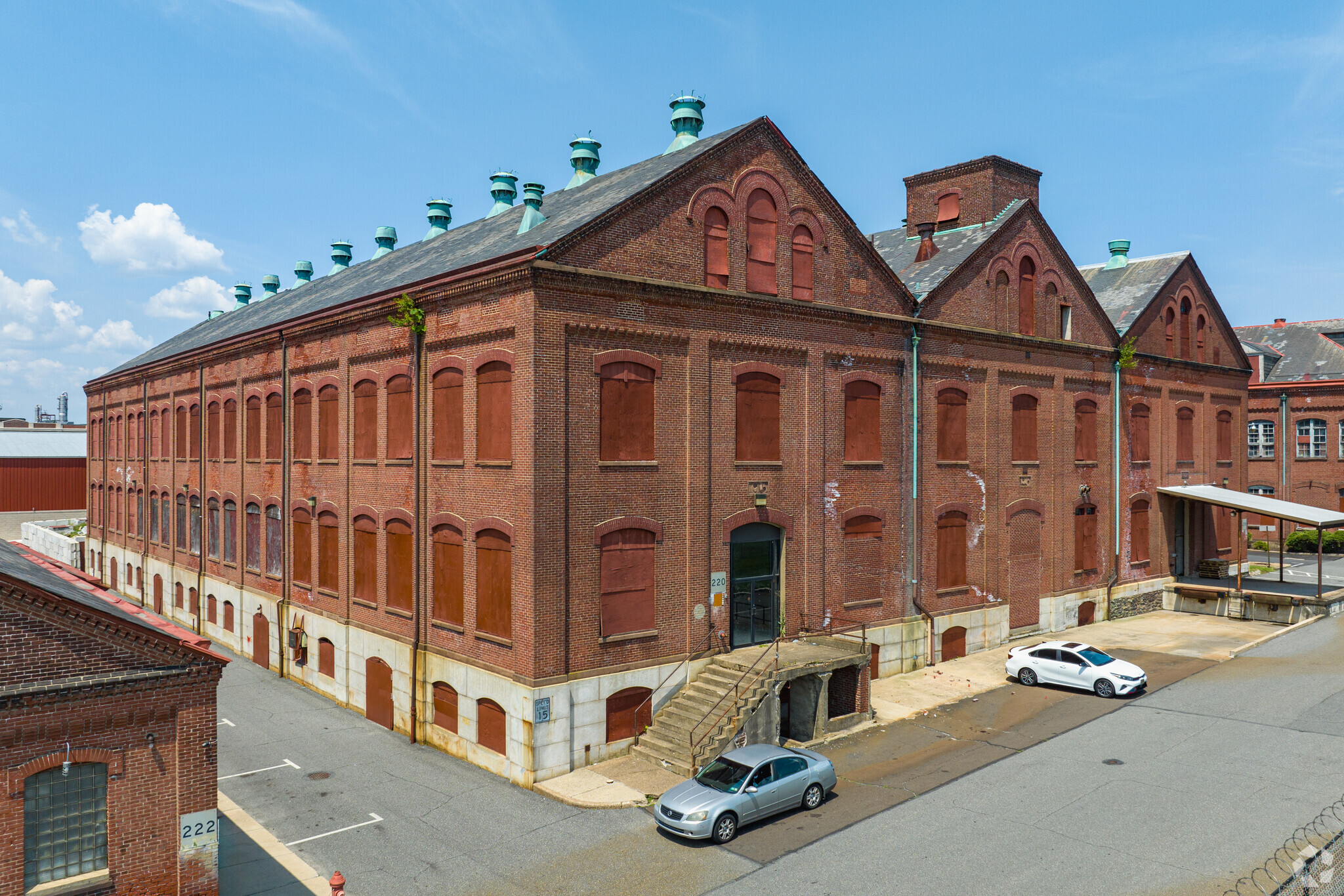 2275 Bridge St- Building 220, Philadelphia, PA for sale Primary Photo- Image 1 of 2