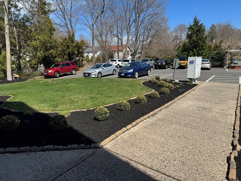51 N Main St, Southington, CT for lease - Building Photo - Image 2 of 2