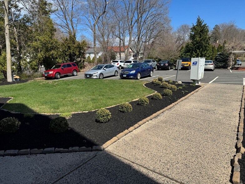 51 N Main St, Southington, CT à louer - Photo du bâtiment - Image 2 de 2