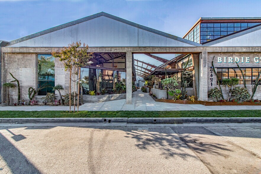 2419-2425 Michigan Ave, Santa Monica, CA à louer - Photo du bâtiment - Image 3 de 15