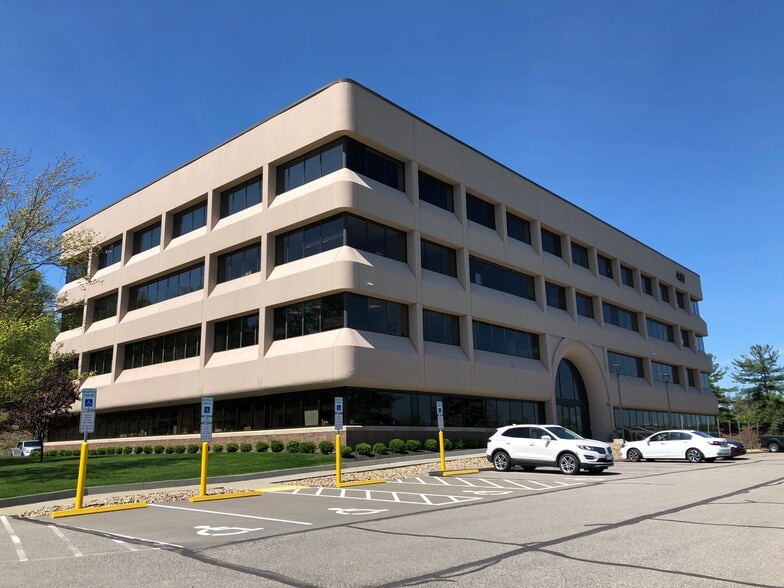400 Mosites Way, Pittsburgh, PA for lease - Building Photo - Image 3 of 11