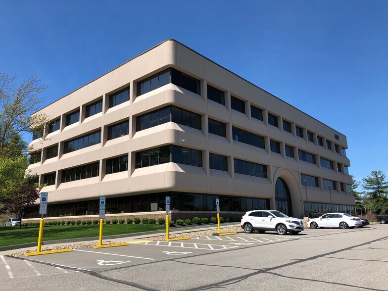 400 Mosites Way, Pittsburgh, PA à louer - Photo du bâtiment - Image 3 de 11