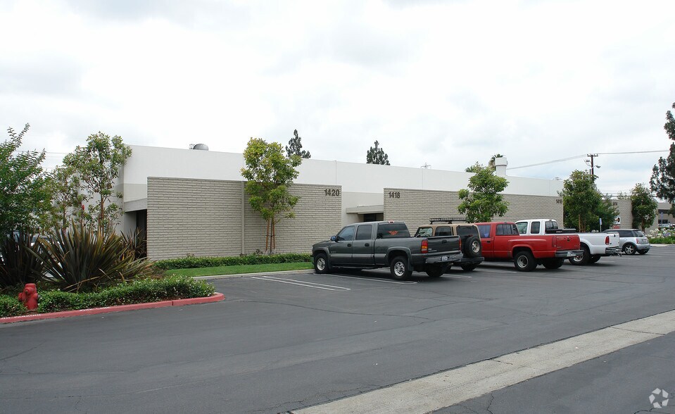 1414-1420 N Batavia St, Orange, CA à louer - Photo principale - Image 1 de 6