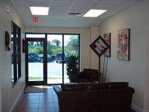 14141 46th St N, Clearwater, FL for lease Lobby- Image 2 of 4