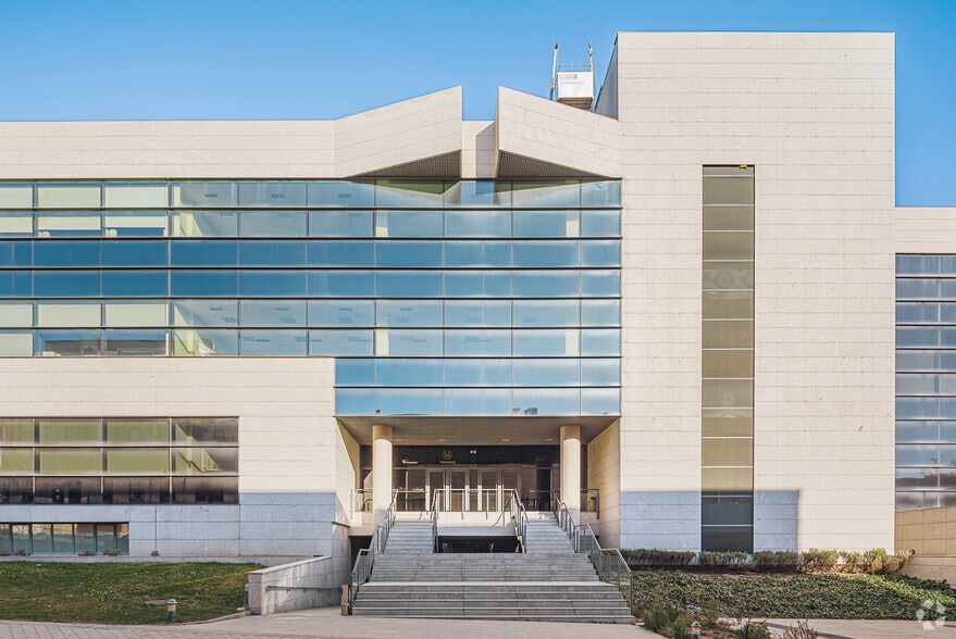 Office in Alcobendas, Madrid for lease - Building Photo - Image 3 of 4