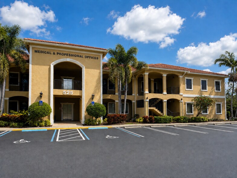 525 NW Lake Whitney Pl, Port Saint Lucie, FL à louer - Photo du bâtiment - Image 2 de 4