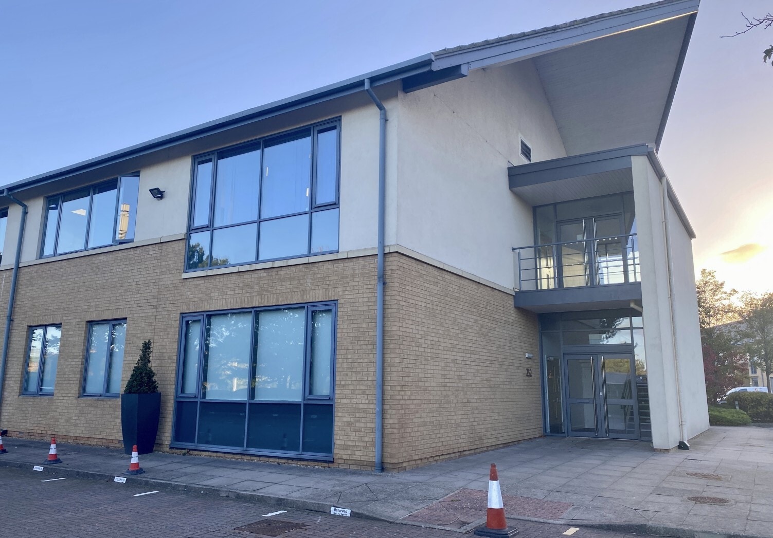 251-252 Capability Green, Luton for lease Building Photo- Image 1 of 2